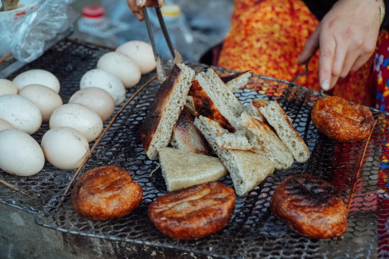 Bánh ăn thơm ngon và chứa một hương vị đặc trưng